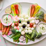 Osterhase bunte Gemüseplatte